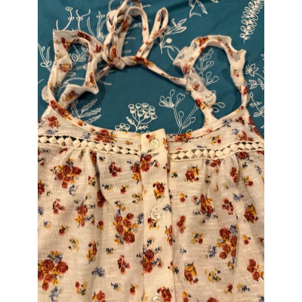 6 FOR $15 Almost famous small white floral top - Picture 2 of 3